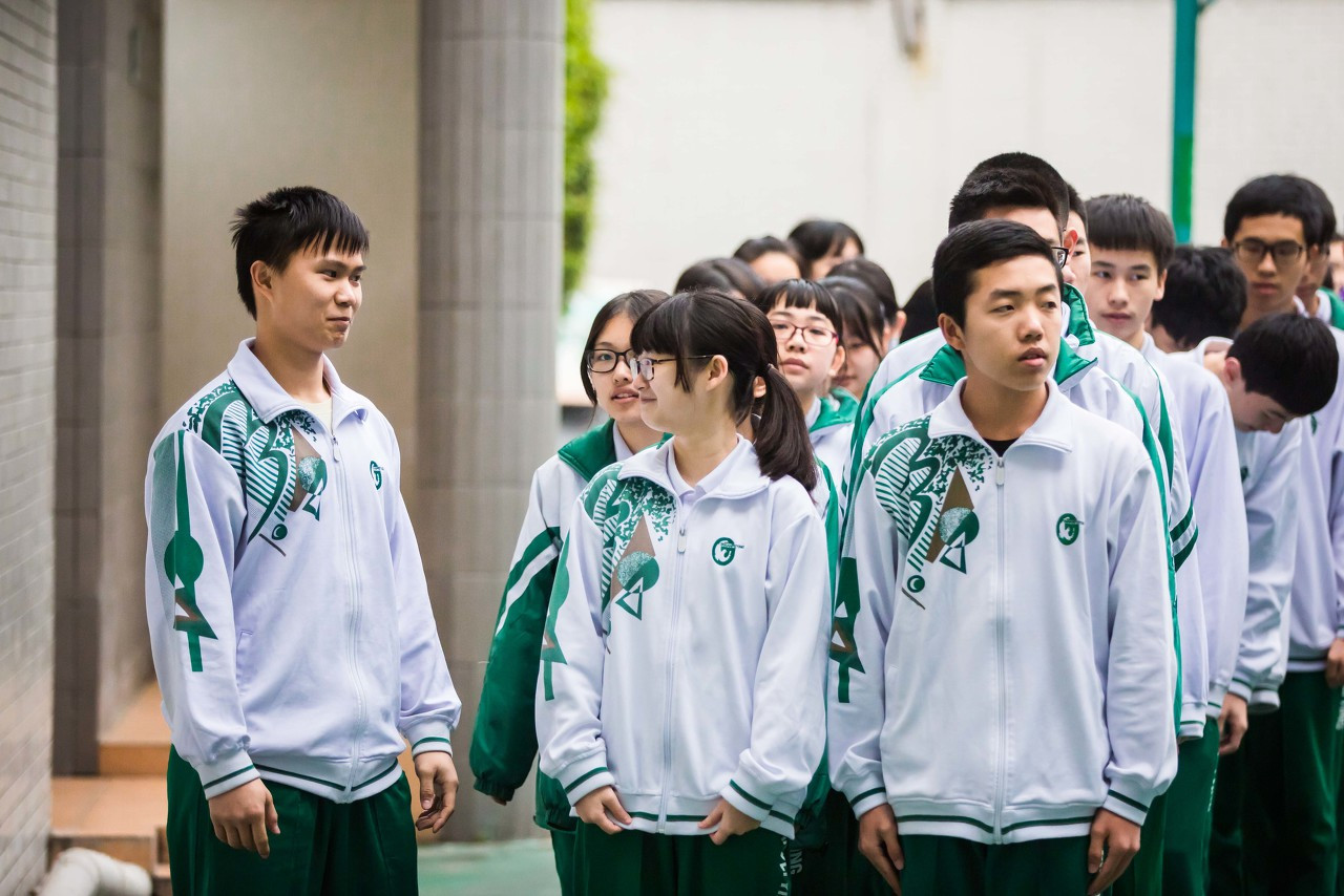 00后在线教育新视察丨超3成装置学习类APP，，日均翻开7.5次